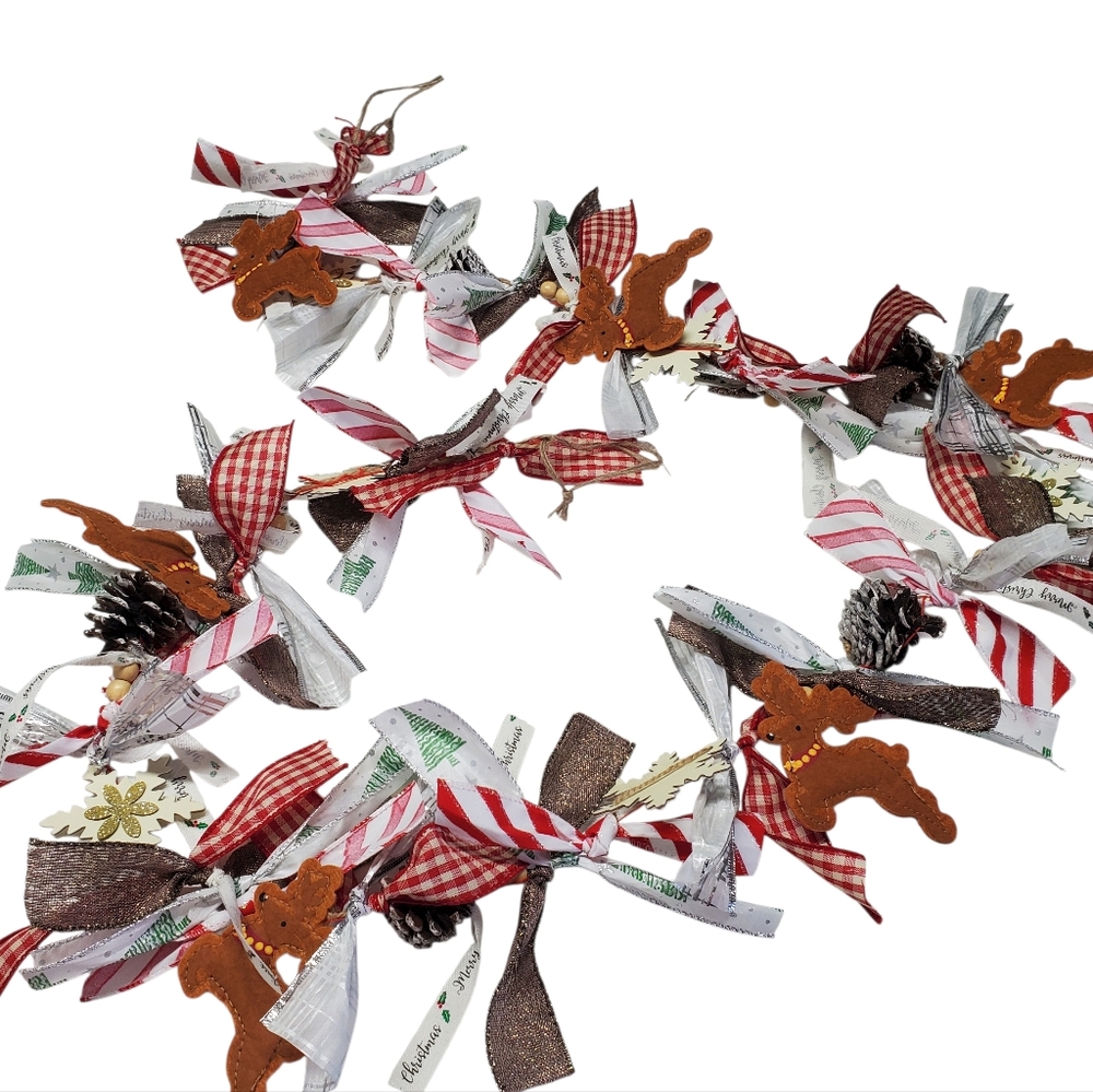 New Christmas Festive Reindeer and Ribbon Garland